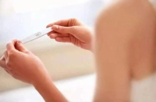 怀孕初期症状有哪些 怀孕初期孕妇吃什么好