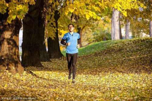 秋季晨练什么时间做什么运动好？